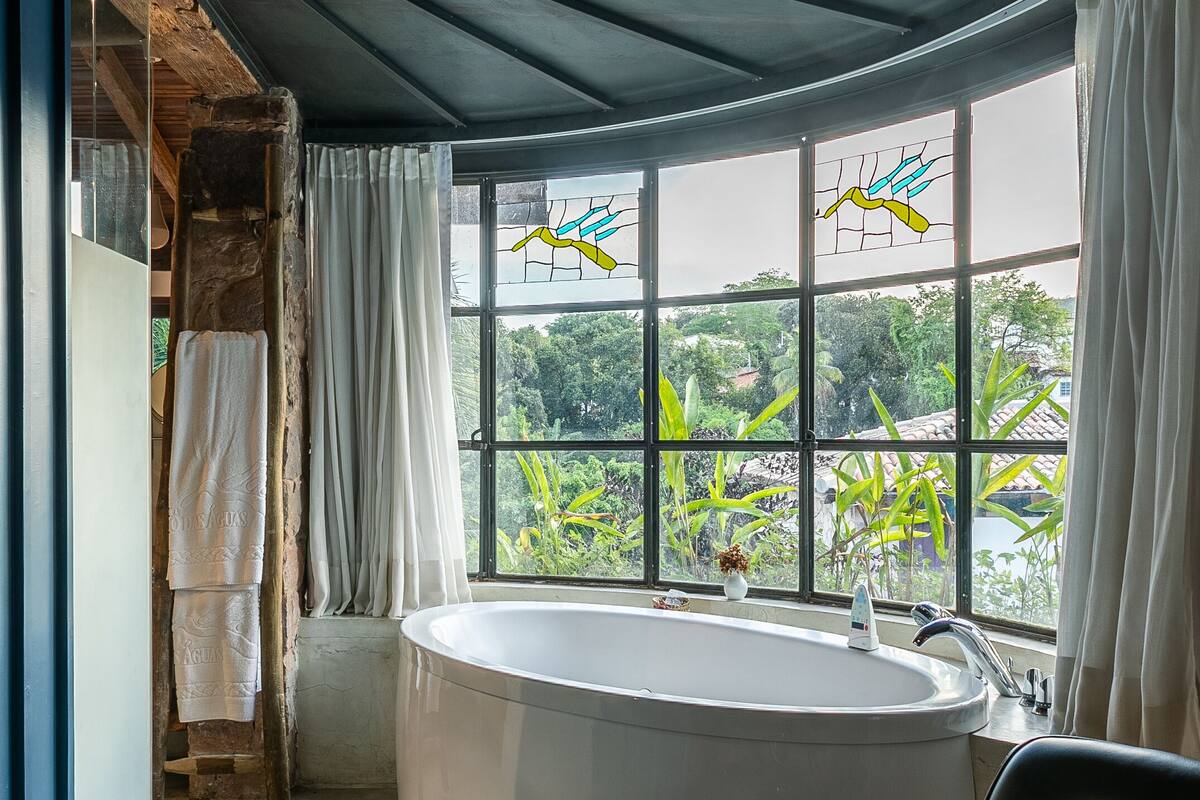 suíte duplo do canto | private spa tub