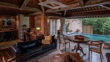 Design Suite, Private Pool, River View