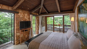 Design Suite, Private Pool, River View | Minibar, in-room safe, blackout drapes, bed sheets