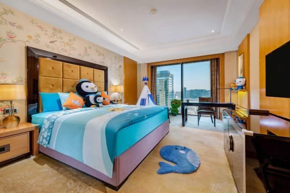 Premium bedding, down duvets, Select Comfort beds, minibar