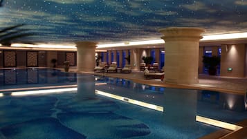 Indoor pool, pool loungers