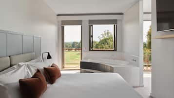 Suite Premium | 1 dormitorio, caja fuerte, escritorio y cortinas opacas