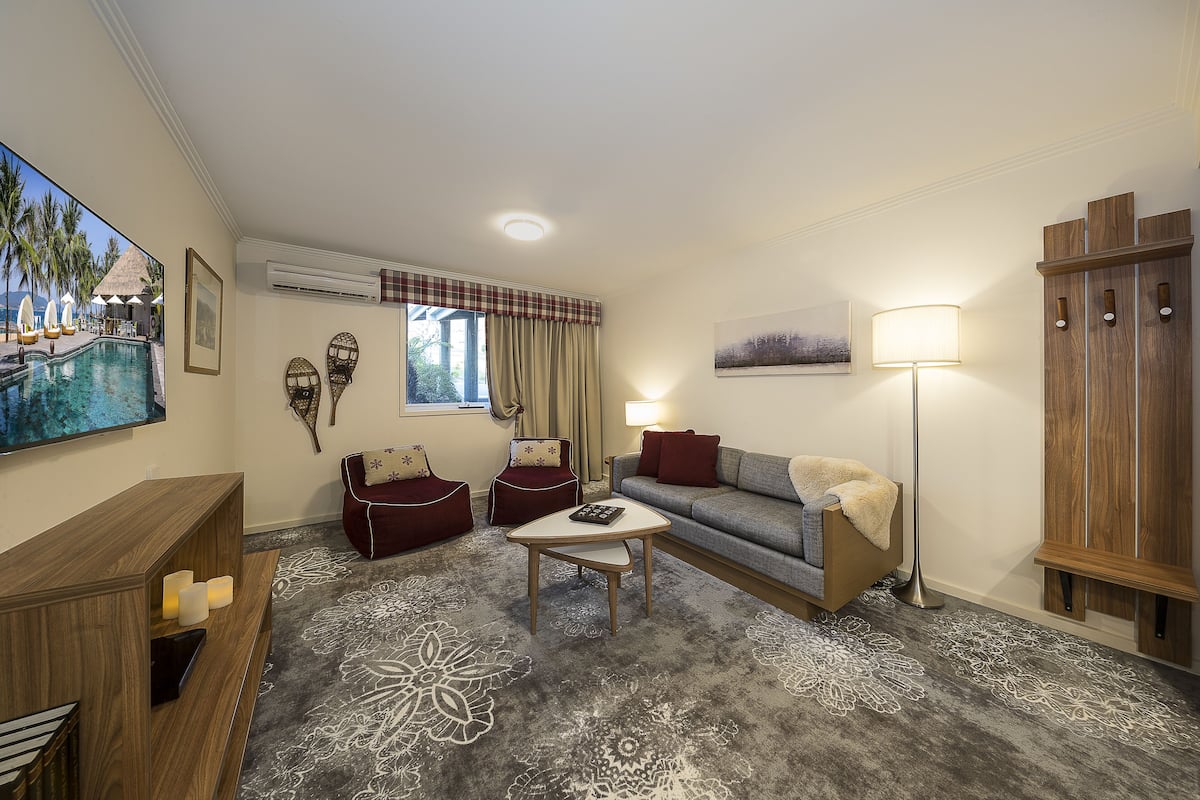 In-room safe, desk, iron/ironing board, cribs (surcharge)
