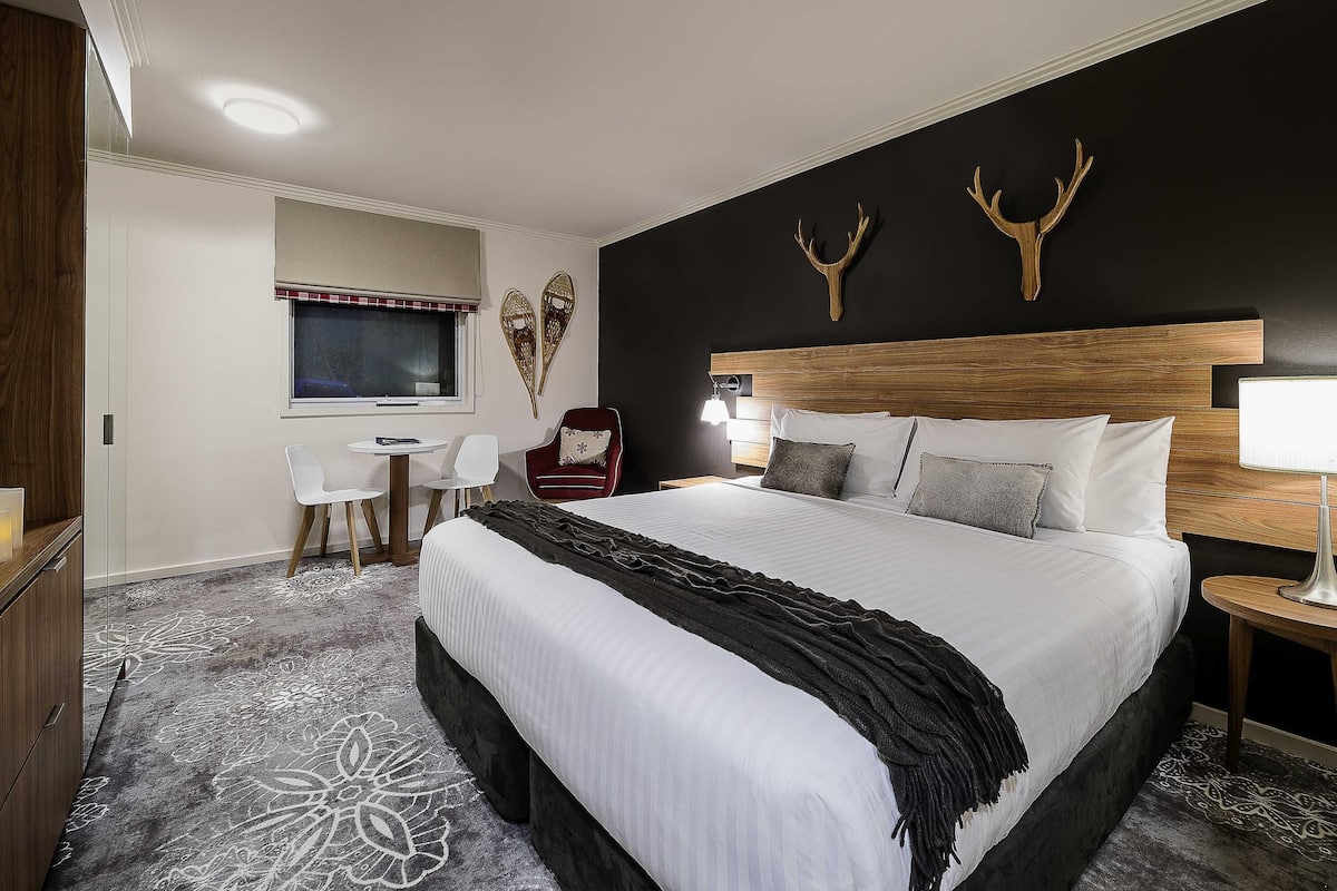 Studio | In-room safe, desk, iron/ironing board, cribs/infant beds