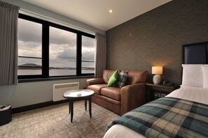 Literie hypoallergénique, minibar, coffres-forts dans les chambres
