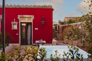 Deluxe Room | Terrace/patio