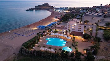 Private beach, white sand, sun-loungers, beach umbrellas