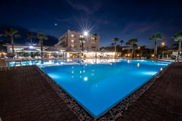 Outdoor pool, pool umbrellas, pool loungers