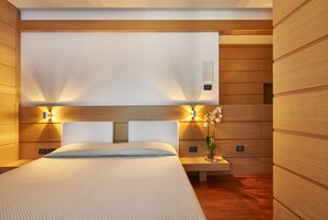 Double Room | 迷你吧、房內夾萬、書桌、免費 Wi-Fi