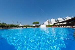 Seasonal outdoor pool - Ca' del Moro (Venice)