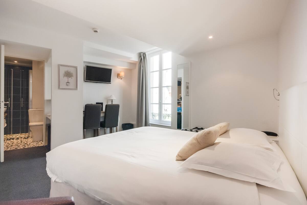 premium room (with lift) | desk, blackout curtains, soundproofing, iron/ironing board