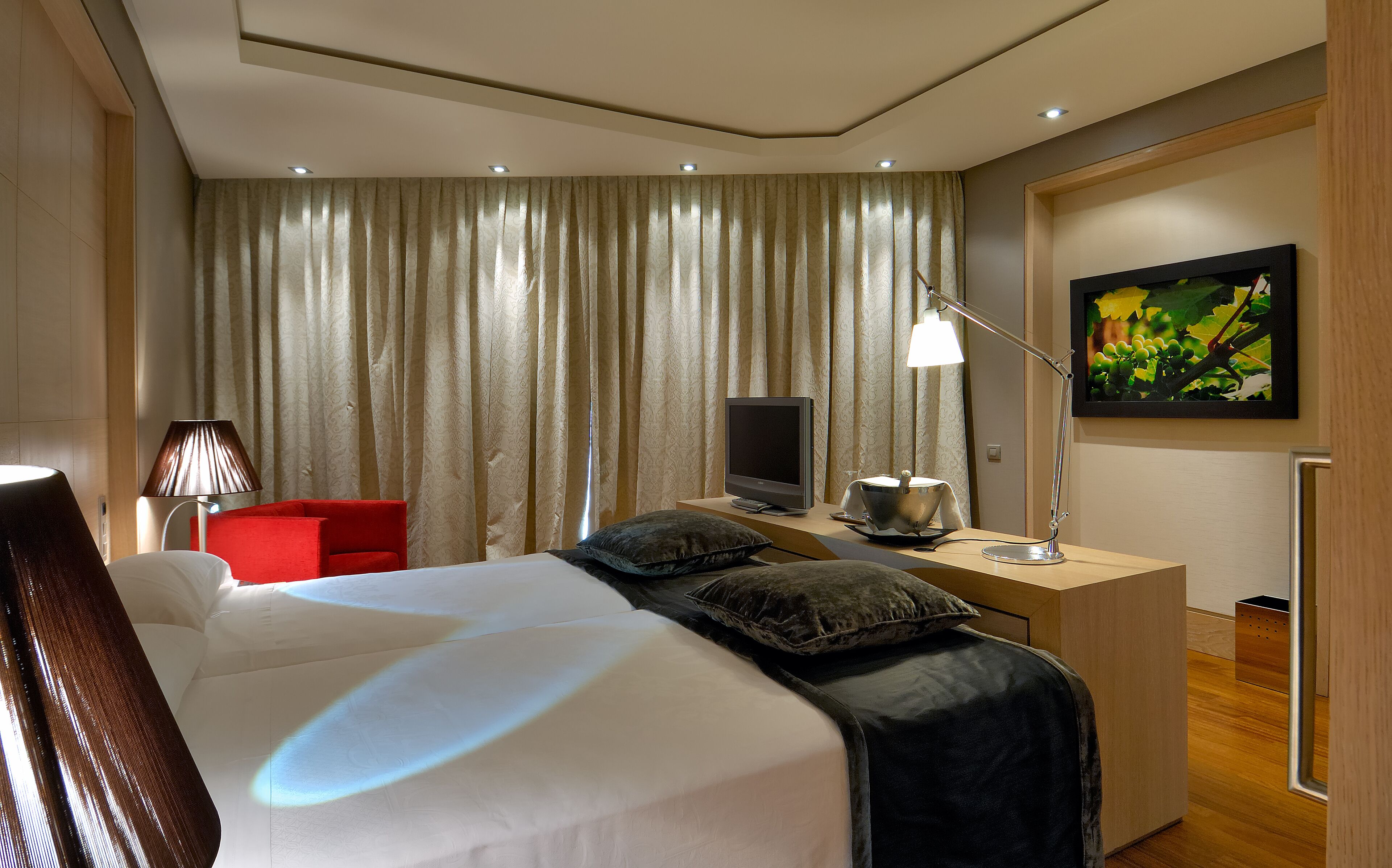 Premium bedding, down duvets, minibar, in-room safe