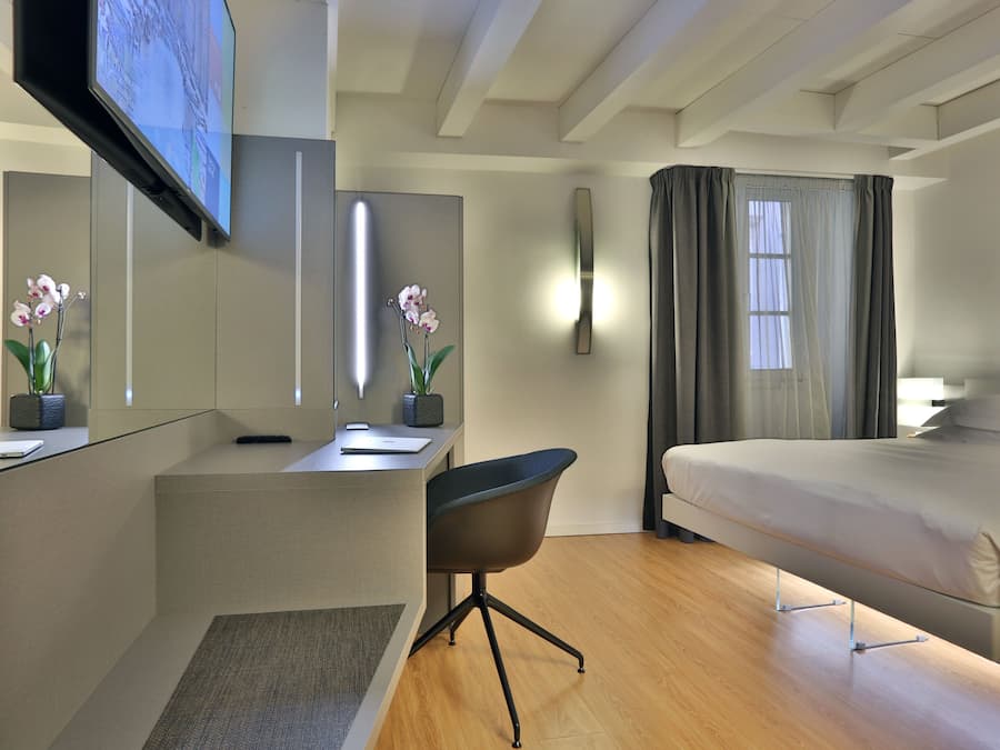 Standard Double Room | Premium bedding, down duvets, Select Comfort beds, minibar