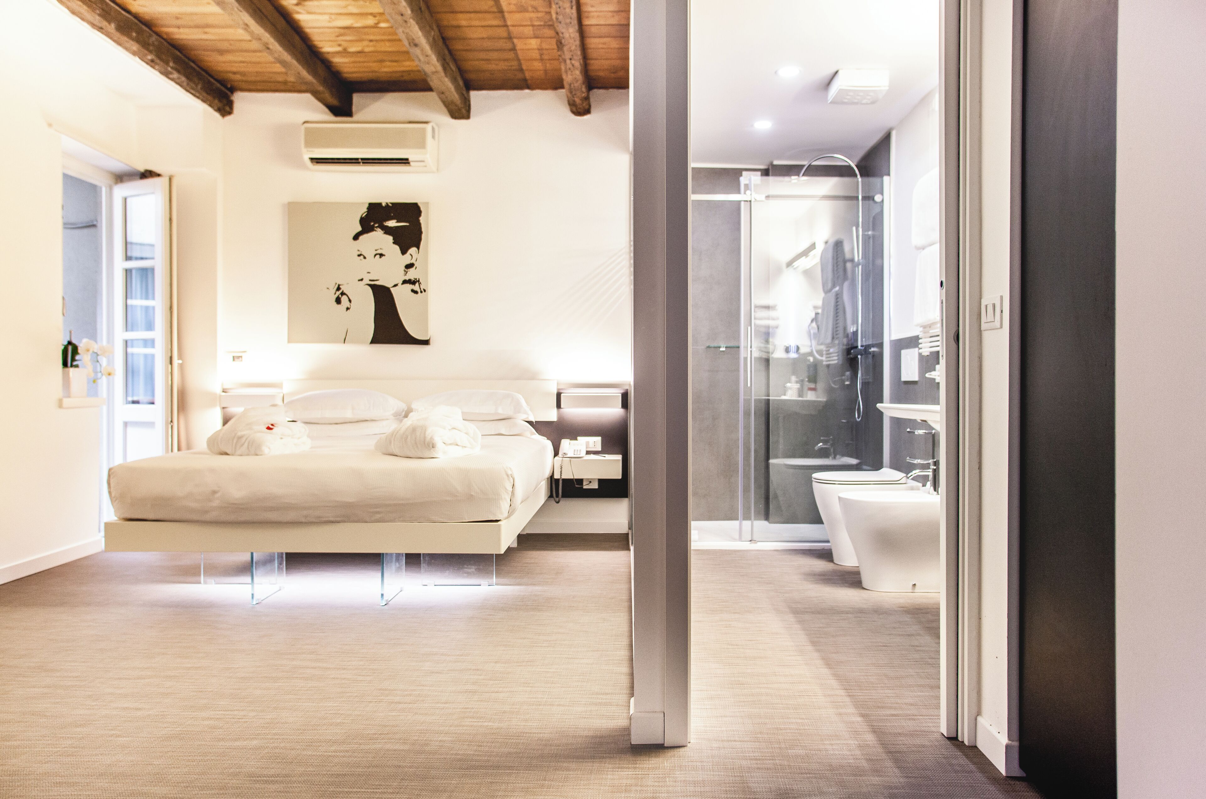 Suite, edificio separato | Biancheria da letto di alta qualità, copriletto in piuma