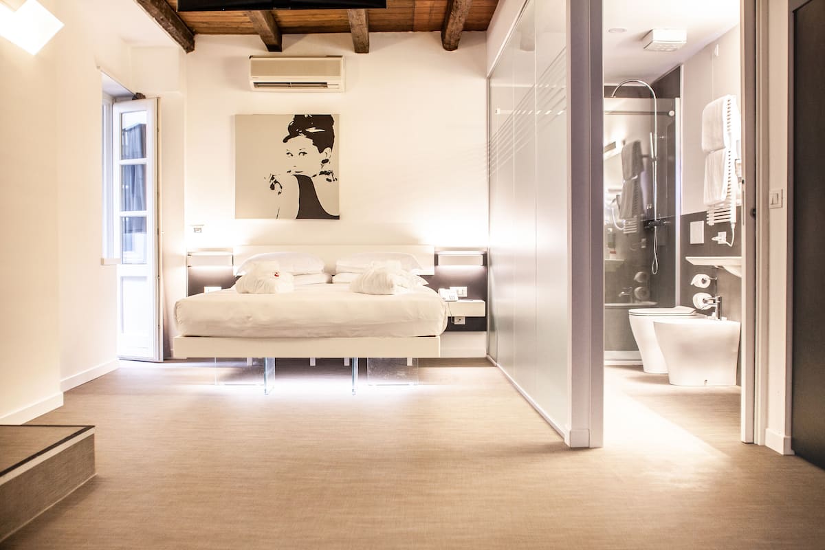 Suite, en edificio contiguo | Ropa de cama de alta calidad, edredón, camas Select Comfort y minibar