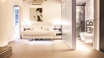 Suite, Annex Building | Premium bedding, down comforters, Select Comfort beds, minibar