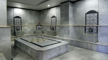 Sauna, hot tub, Turkish bath/hammam, body treatments, aromatherapy