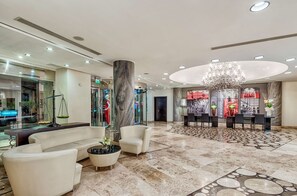 Couples treatment rooms, sauna, deep-tissue massages, Swedish massages - AX The Palace (Sliema)