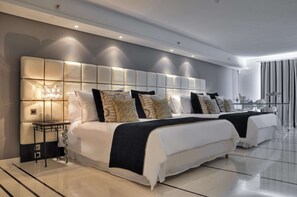 Suite, Hot Tub | Premium bedding, minibar, in-room safe, desk - AX The Palace (Sliema)