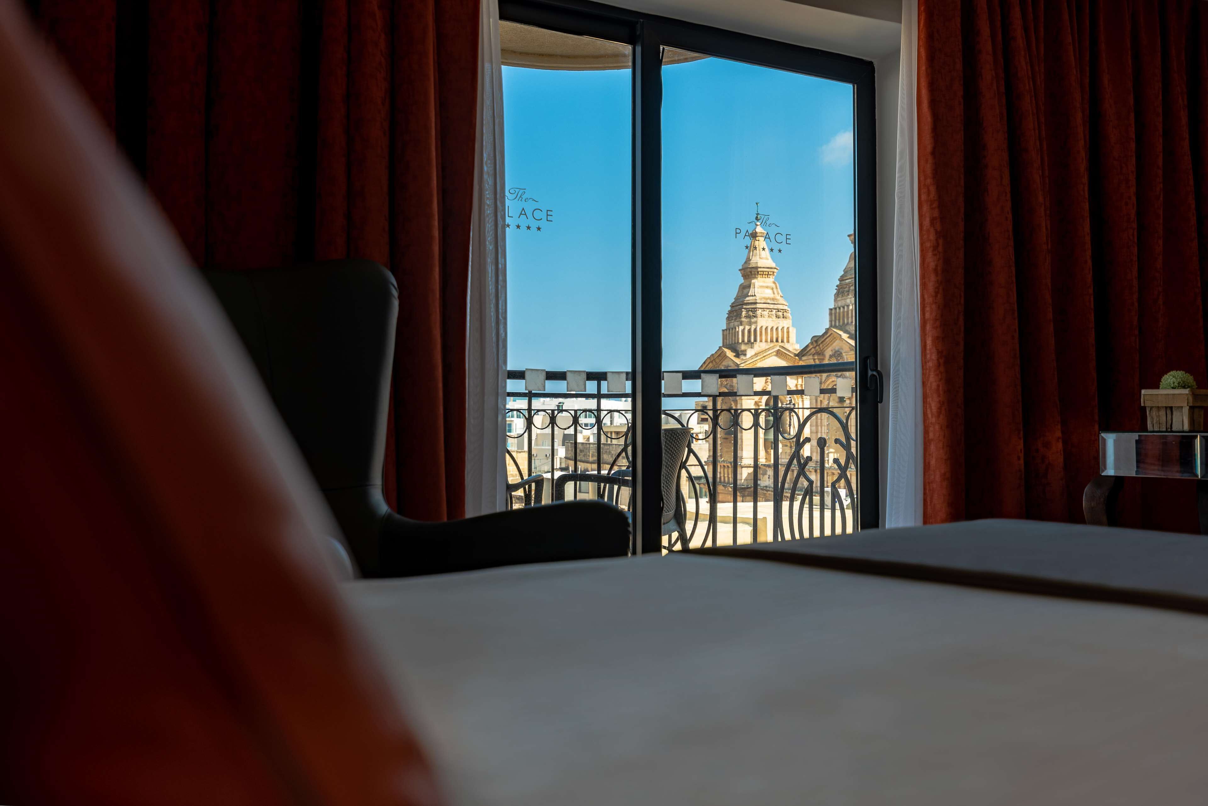 1 bedroom, premium bedding, minibar, in-room safe