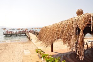 3 bars/lounges, swim-up bar, poolside bar, beach bar - Woxxie Hotel (Bodrum)