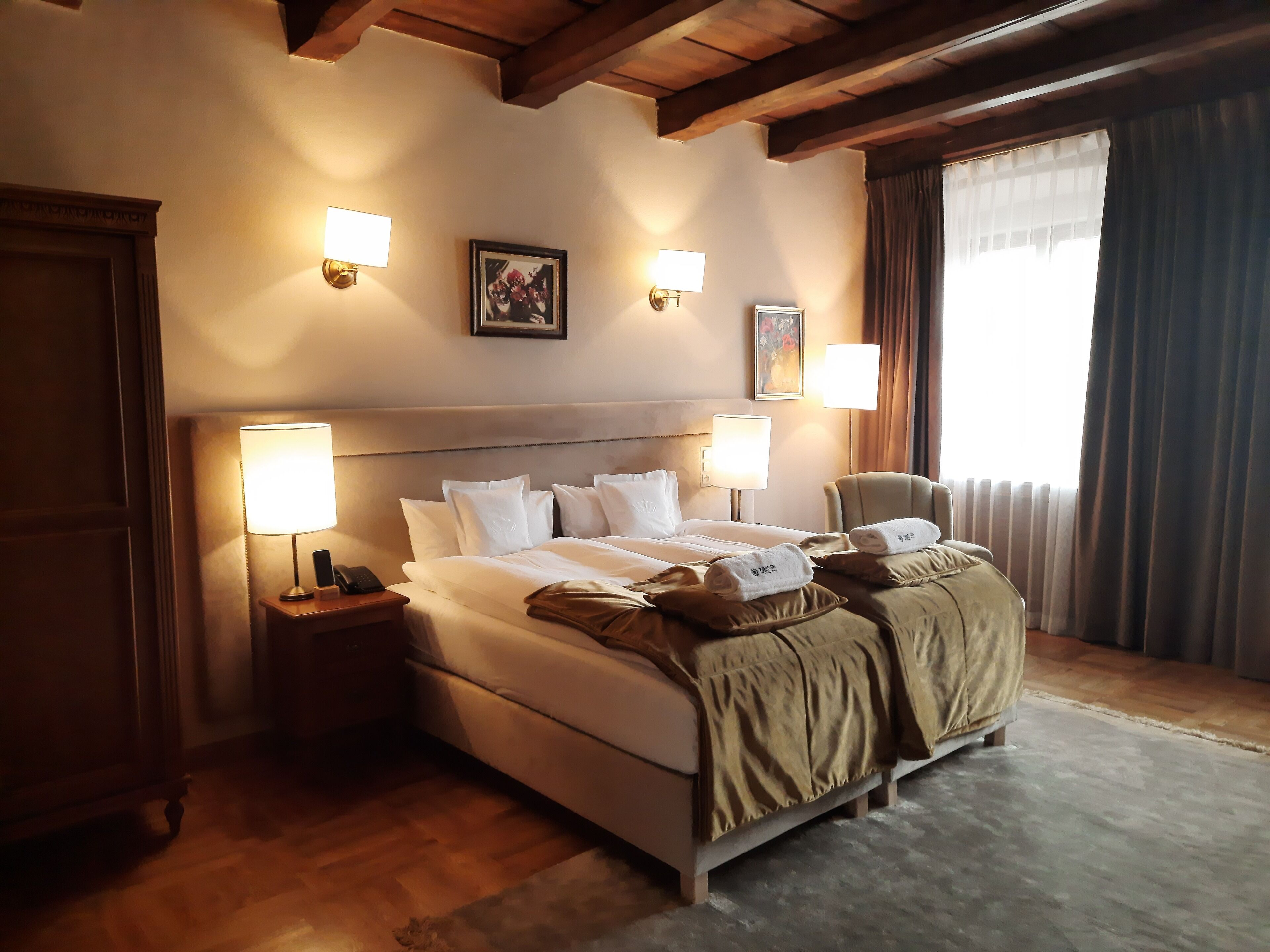 suite | egyptian cotton sheets, premium bedding, down duvets, pillow-top beds