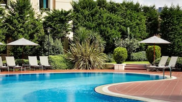 Indoor pool, 2 outdoor pools, pool umbrellas, pool loungers