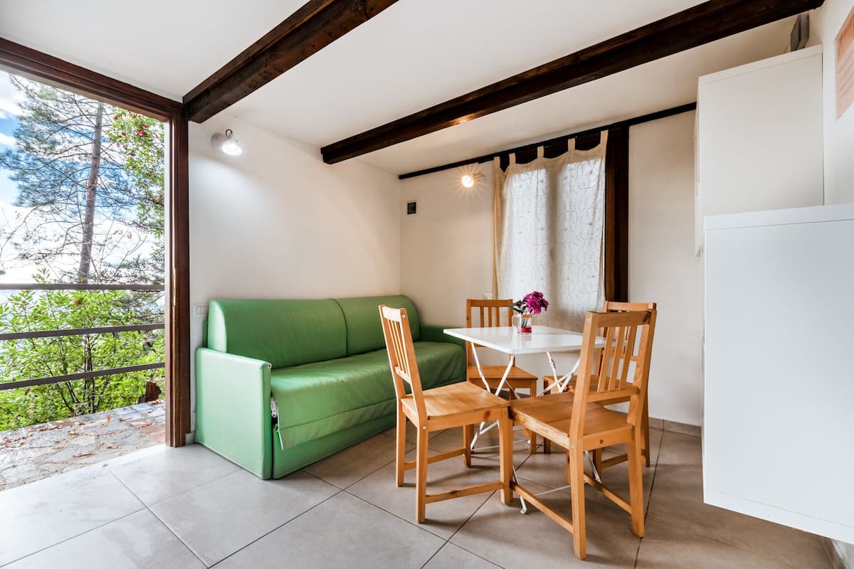 Superior Cottage | Living area | 40-inch LCD TV with cable channels