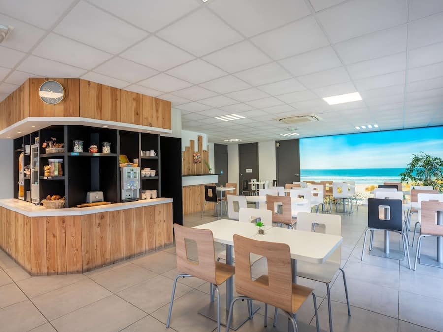 Café da manhã com buffet todos os dias mediante uma taxa