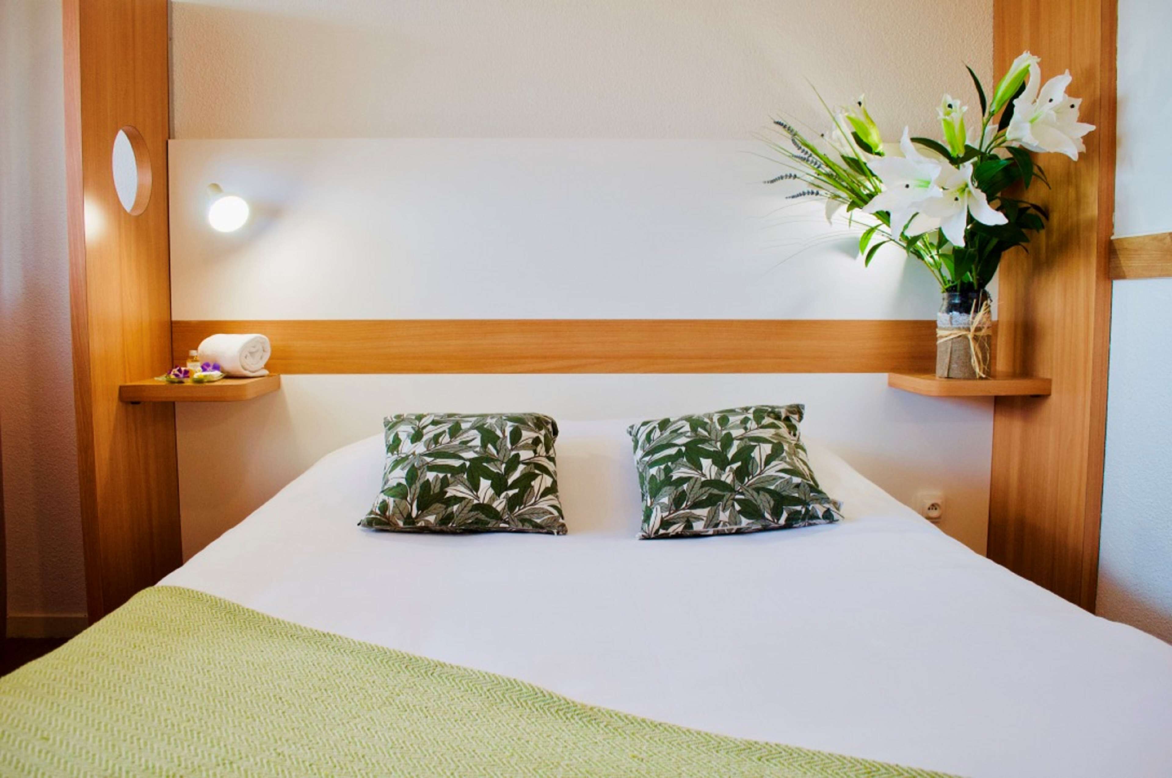 Standaard kamer, 1 tweepersoonsbed | Individueel gedecoreerd, een bureau, een laptopwerkplek