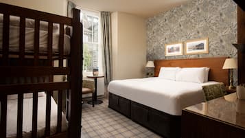 Double Room with bunks | Desk, iron/ironing board, free WiFi, bed sheets