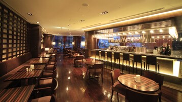 2 veitingastaðir, morgunverður í boði