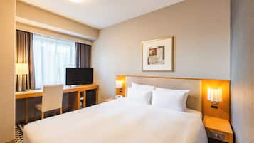 Phòng đôi Tiêu chuẩn, không hút thuốc | Bộ đồ giường cao cấp, chăn bông, bàn, màn/rèm cản sáng