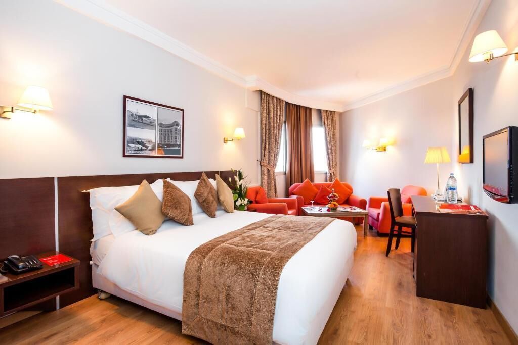Quartos à prova de som, Wi-Fi de cortesia, roupa de cama