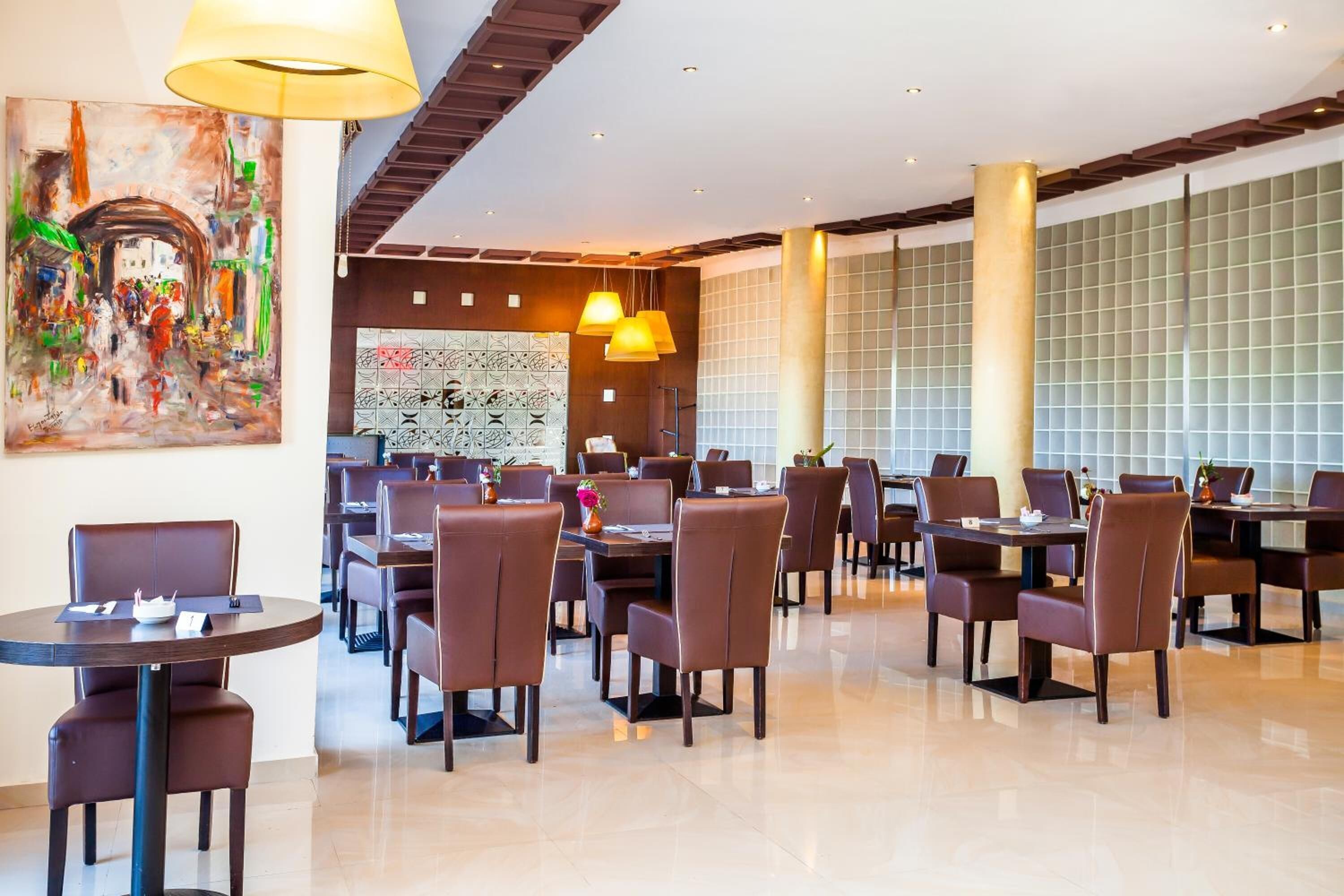 breakfast, lunch and dinner served