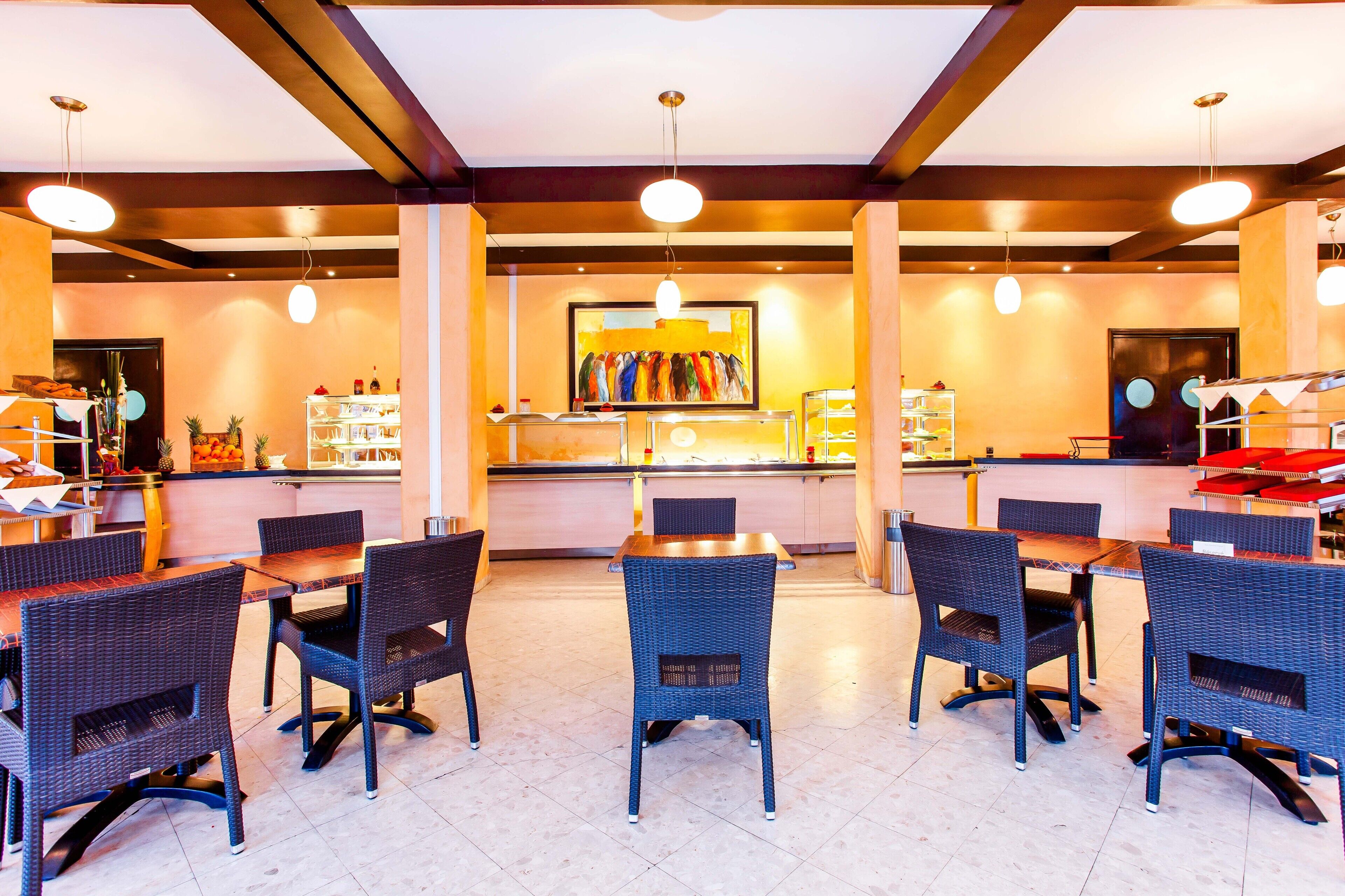 breakfast, lunch and dinner served