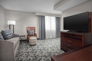 Premium bedding, desk, laptop workspace, iron/ironing board - Hilton Garden Inn Denver Downtown (Denver)