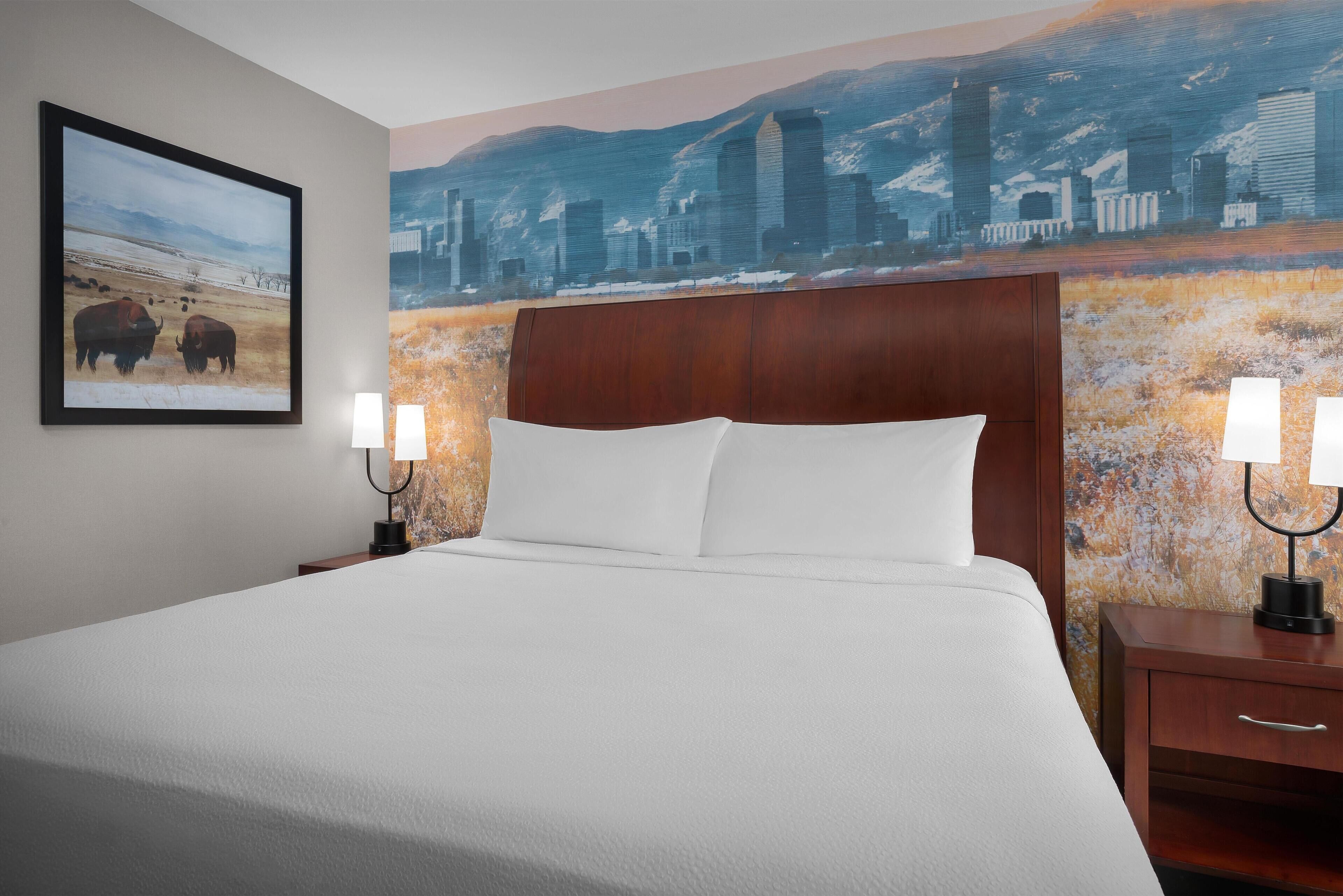 Standard Room, 1 King Bed | Premium bedding, desk, laptop workspace, iron/ironing board