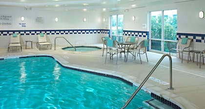 Fairfield Inn & Suites by Marriott Detroit Metro Airport Romulus