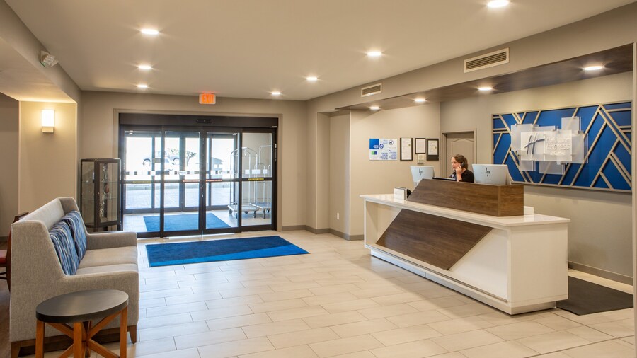 Holiday Inn Express & Suites Sioux City - Southern Hills by IHG
