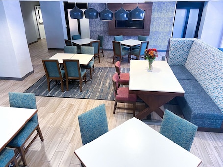 Free daily buffet breakfast. Hampton Inn Carlsbad-North San Diego County