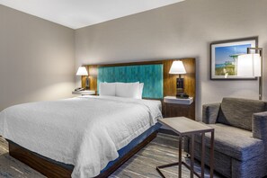 Ropa de cama hipoalergénica, escritorio y cortinas blackout