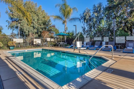 Outdoor pool. Hampton Inn Carlsbad-North San Diego County