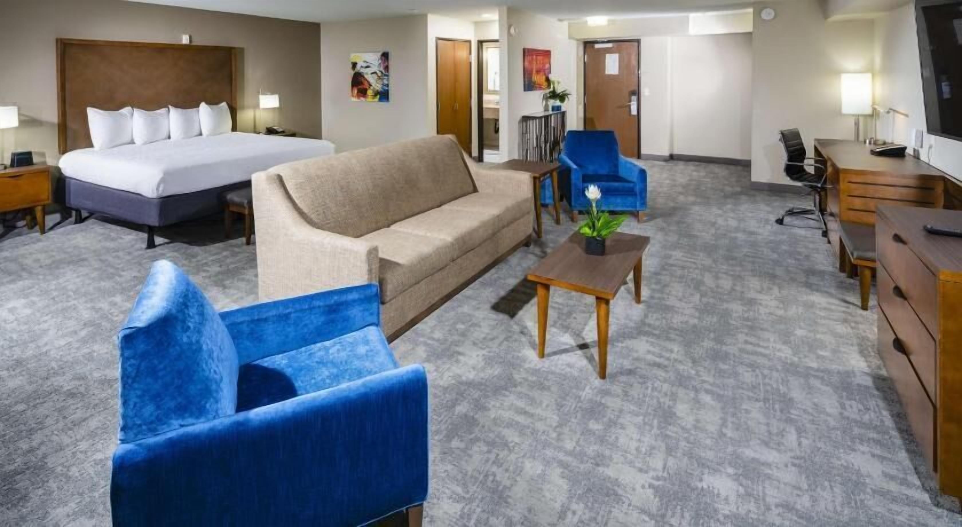 Pillowtop beds, desk, laptop workspace, blackout drapes