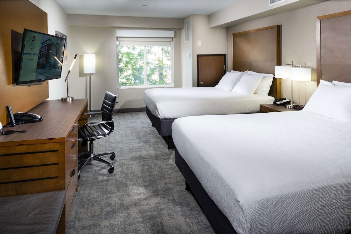 Pillowtop beds, desk, laptop workspace, blackout drapes