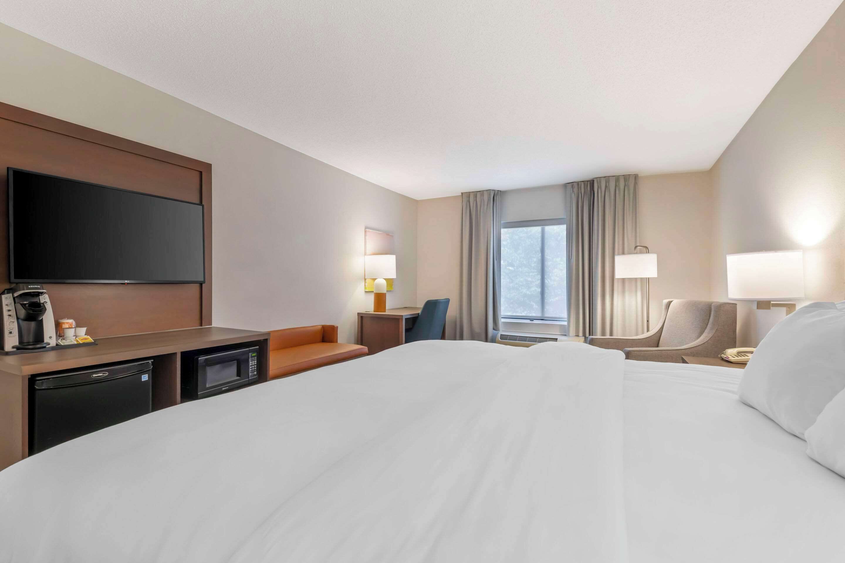 1 bedroom, desk, laptop workspace, blackout curtains