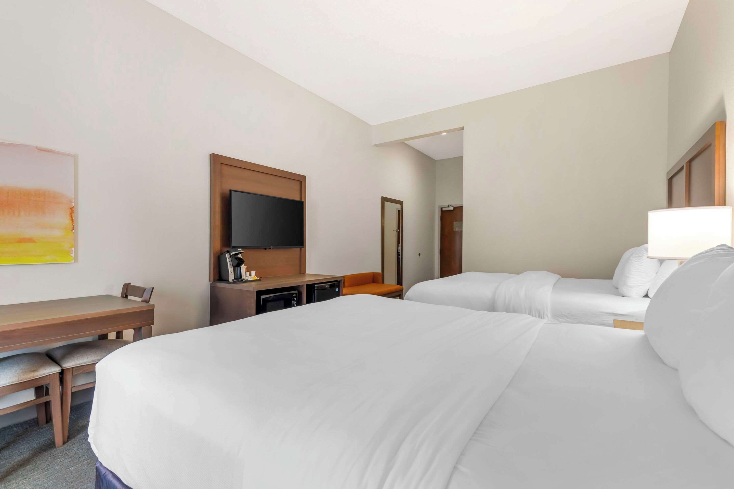 1 bedroom, desk, laptop workspace, blackout curtains