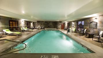 Una piscina techada