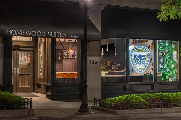 Bar (on property) - Homewood Suites by Hilton Nashville-Downtown (Nashville)