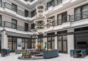 Lobby - Homewood Suites by Hilton Nashville-Downtown (Nashville)